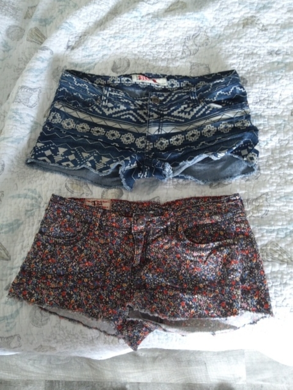 Two Women's Printed Denim Shorts By 1st Kiss Size 11